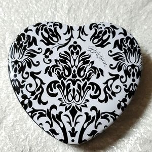 ❤Brighton Metal Heart Case